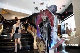 香港商家借万圣节东风营造热闹气氛 抢夺节日消费