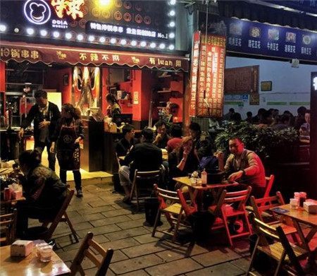 新开的冷锅串串店如何招揽客人